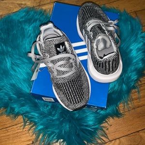 Kids sneakers